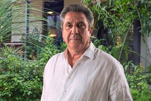 Joan Melé llega a Arica para impulsar una nueva economía basada en la dignidad humana y el cuidado del planeta