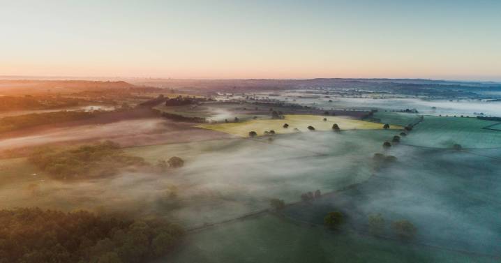 Met Office issue 9 hour fog warning for parts of UK as Brits face 'travel chaos'