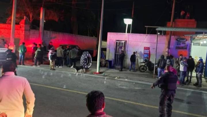 Asesinan a dos hombres dentro de una camioneta en Huejotzingo, Puebla