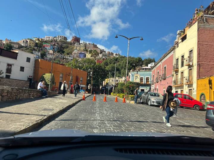 Cierres de calles por filmación de película vuelven a afectar a capitalinos