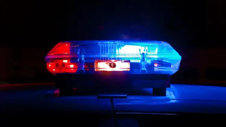 Vecino golpea a hombre con un arma tras discutir por un encendedor