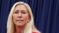 La congresista Marjorie Taylor Greene anuncia que se retira tras su desencuentro con Trump