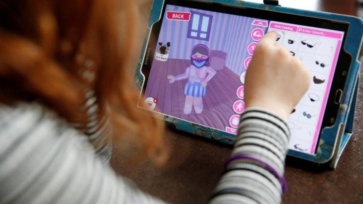 La plataforma de juegos infantiles Roblox pondrá verificación de edad tras críticas y demandas