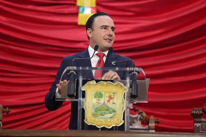 Manolo Jiménez presenta su segundo informe