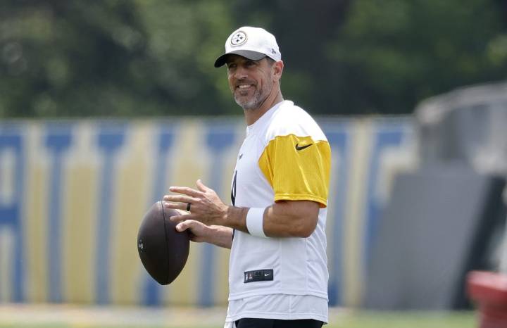 Aaron Rodgers: Photos of the NFL Player Over the Years