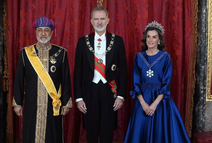 La cena de gala de los Reyes en honor al sultán de Omán, en imágenes