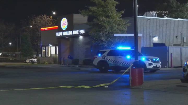 17-year-old fatally shot inside Chicago Burger King