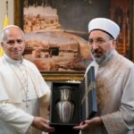 El papa León XIV, con cristianos y musulmanes en...