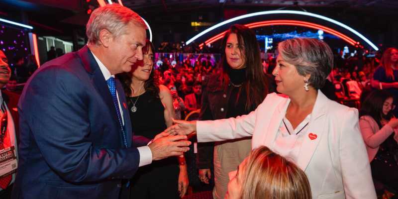 Teletón 2025: ¿Quién se llevó los aplausos, Kast o Jara? Así reaccionó el público en el Teatro Teletón