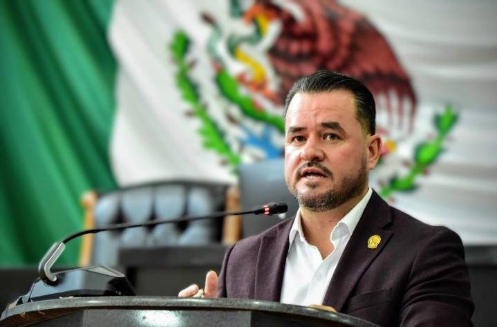 Va Óscar Avitia por ley que impida disminuir el presupuesto anual a la educación pública de Chihuahua