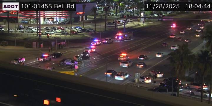 2 women killed in crash off Loop 101 near Glendale
