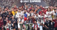 La fiesta de Universitario, el tricampeón: así fue la premiación en el estadio Monumental