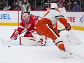Alex DeBrincat scores twice, Red Wings beat Ducks 6