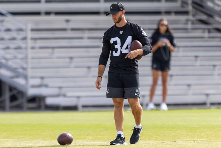 Raiders sign kicker Greg Joseph, putting pressure on Daniel Carlson