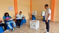 Cierran los centros de votación en Ecuador, inicia el conteo