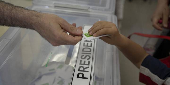 Cierran centros de votación en Chile: Comienza el conteo