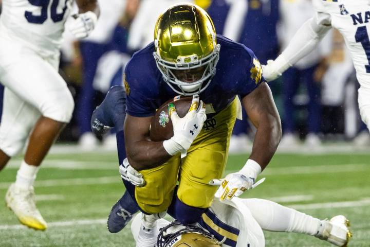 Deadspin | No. 10 Notre Dame makes easy work of Navy in the rain