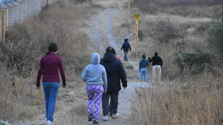 “La estamos esperando con los brazos abiertos”: Familiares y vecinas buscan a Jessica Paola Sotelo en la Pavis Borunda