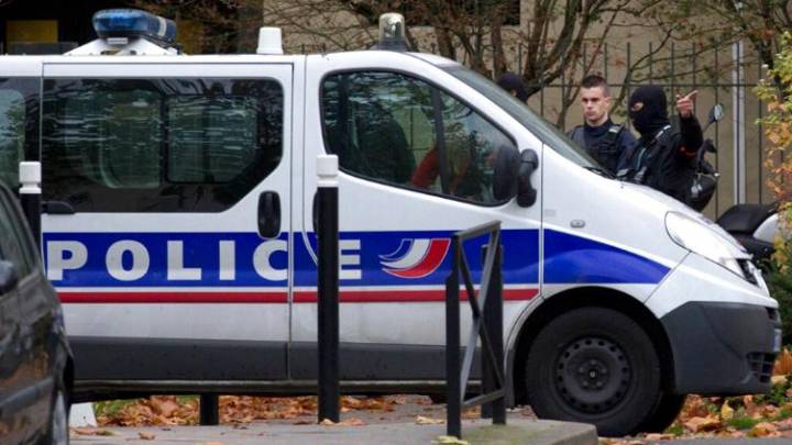 Horror en Francia: migrante apuñaló a su exesposa delante de sus hijas