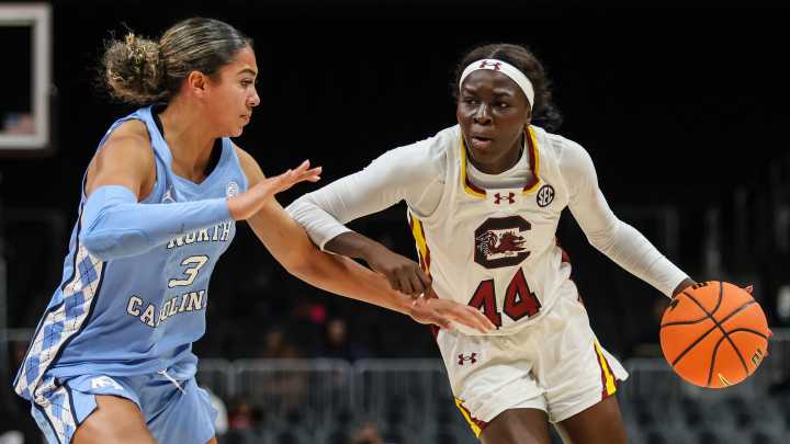 Dawn Staley gives update on South Carolina guard Agot Makeer's injury