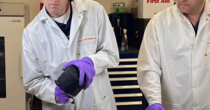 Investigators begin working on black boxes of doomed UPS flight