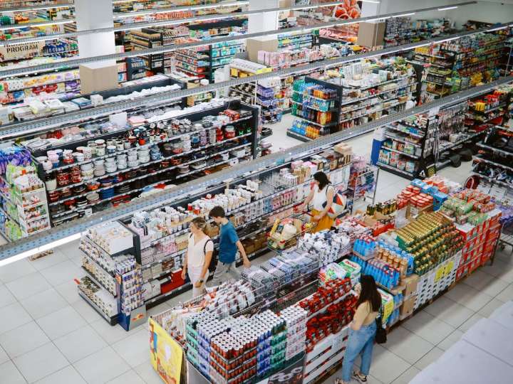 Informe revela las marcas más falsificadas en “malls chinos” del país