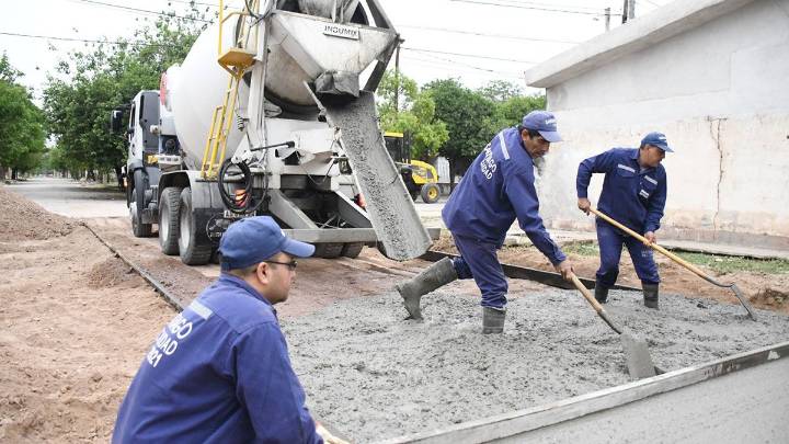 Obras Públicas de la Municipalidad realizó reparación de calles con hormigón en los barrios Borges, Villa del Carmen y Los Flores