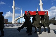 Turquía celebra funeral de 20 militares que murieron en caída de avión de carga militar en Georgia