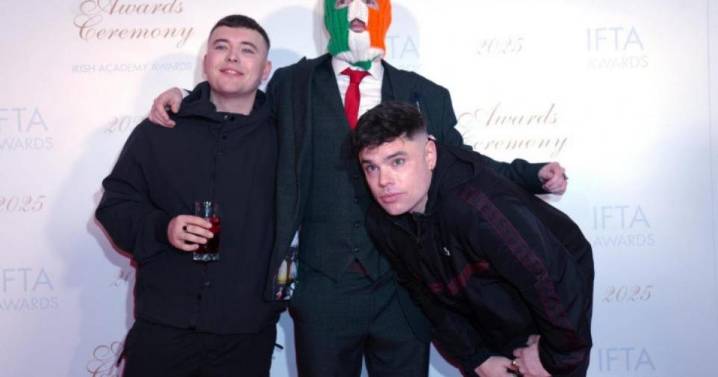 Kneecap share pictures of Palestine-Saltire flags ahead of Glasgow gig