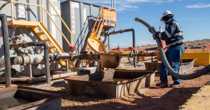 New Mexico lawmakers question use of oil well cleanup money