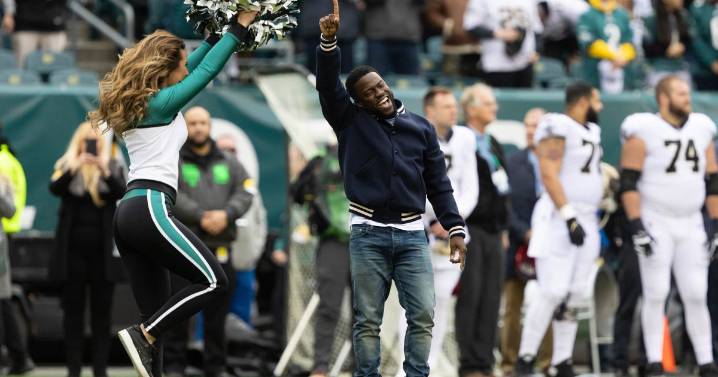 Comedians Kevin Hart, Keenan Thompson team up on 'Good Sports,' a new talk show from Prime Video