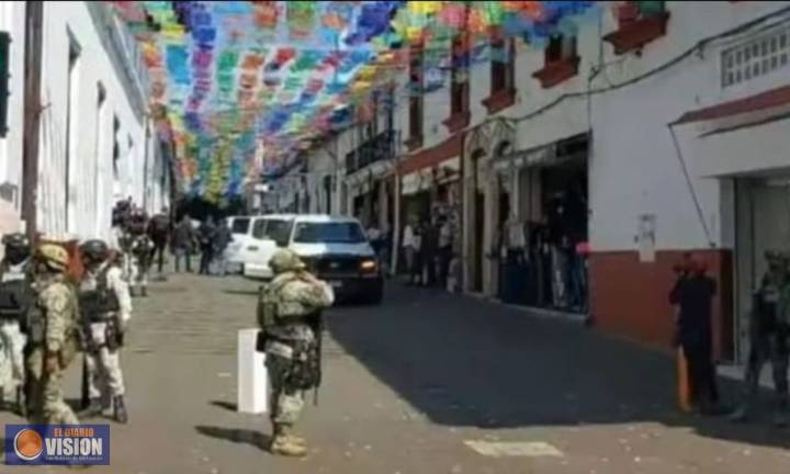 En operativo, detienen a 7 servidores públicos de Uruapan, por asesinato del alcalde