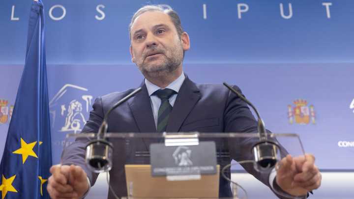 Ábalos, un hito sin precedentes: el primer diputado en prisión preventiva sin perder el acta