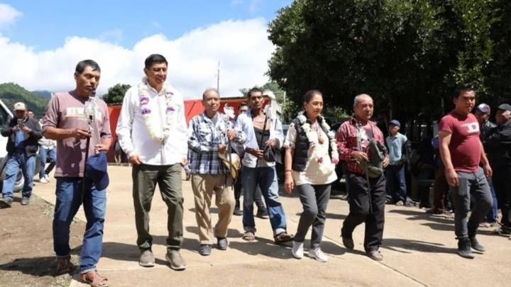 Salomón Jara encabeza el retorno de 63 familias desplazadas en Guadalupe Victoria