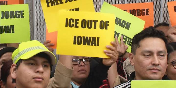 Escucha Mi Voz speaks out against Iowa National Guard ICE assistance extension