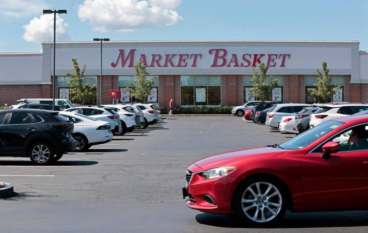 Tewksbury woman charged with assaulting Market Basket employees, police say