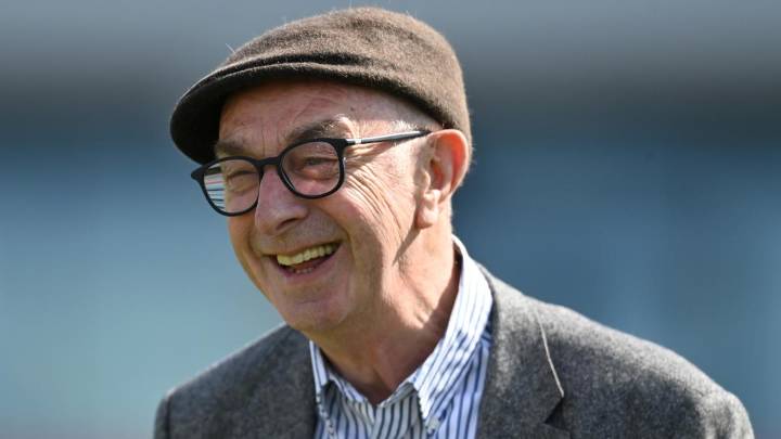 David ‘Bumble’ Lloyd: Legendary commentator expecting Ashes arm wrestle as part of Seven’s broadcast team