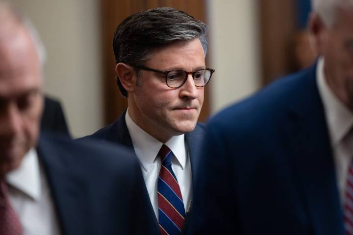 House looks to remove provision allowing senators to sue government