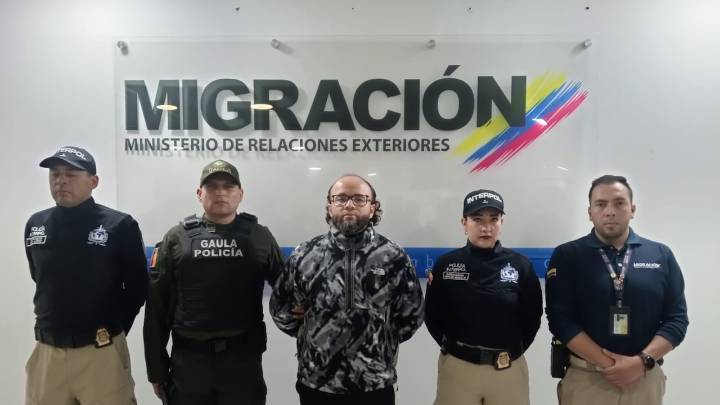 Confeso asesino del padre Darío Valencia tuvo primer cara a cara con la justicia colombiana tras ser extraditado desde Francia: detalles de la audiencia