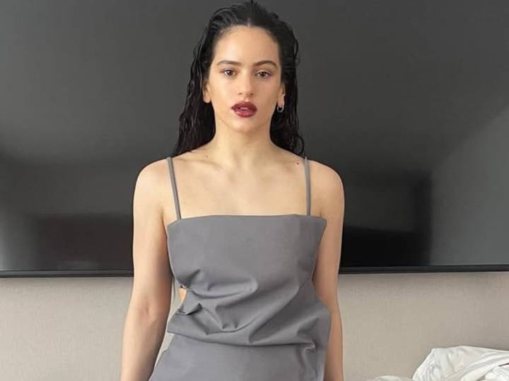 Acusan a Rosalía de apropiarse de la cultura latina y ella responde