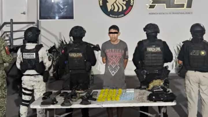 Detienen a Dos Sujetos y a Una Menor de 15 Años Tras Incautarles Armas y Drogas en Nuevo León
