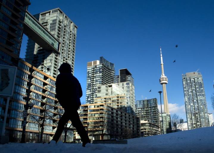 Canadian mortgage delinquency rate falls for first time in 3 years: CMHC