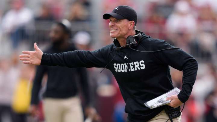 How Alabama is looking to limit sign stealing vs. OU