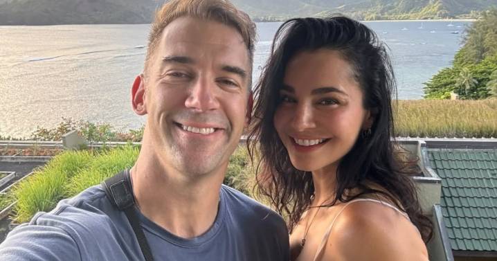 Video: Martha Higareda y Lewis Howes dan la bienvenida a sus gemelas