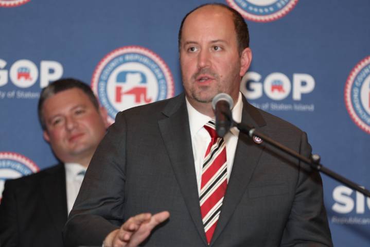 Staten Island lawmaker passes two bills to assist veterans, improve government transparency