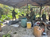 Ejército Nacional desmantela laboratorio de procesamiento de cocaína de la Estructura Primera Armando Ríos en el Guaviare