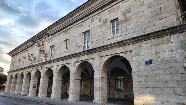 El PRC se suma a PSOE y Vox y también presenta enmienda a la totalidad a los presupuestos de Cantabria de 2026