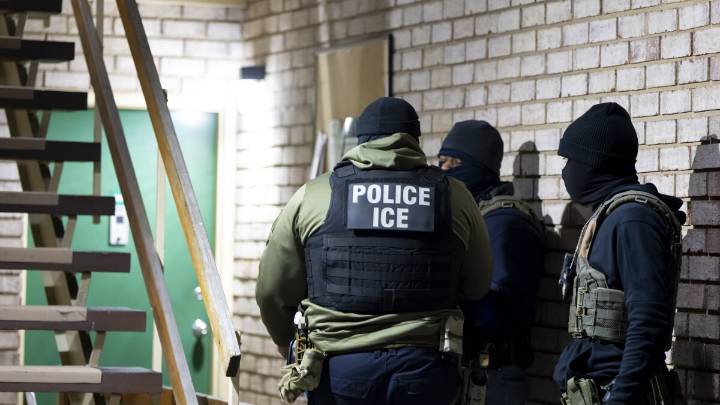 Dallas County commissioner raises alarm over ICE arrests in probation offices