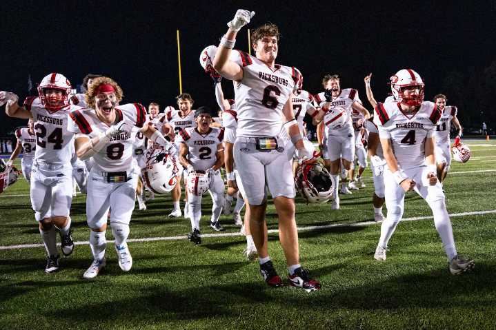 These 10 Kalamazoo-area football teams will aim for district championships