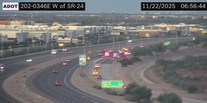 Multi-car crash shuts down freeway on